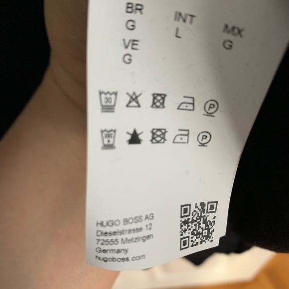 Hugo Boss 100% virgin wool , almost New - Picture 2 of 4